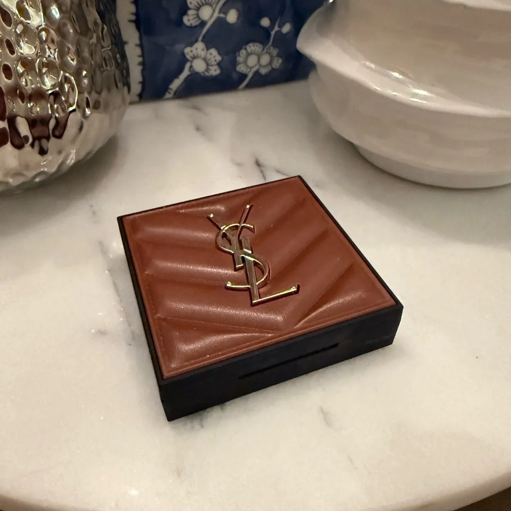 Yves Saint Laurent ALL HOURS HYPER BRONZER in Golden Medina